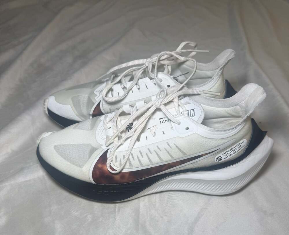 Zoom Gravity Women's Running Shoes Size 7.5 Sail White Brown Tortoise Shell